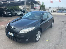 Grigio Usata 2009 Renault Mégane III Luxe Tre volumi | 3500 € (Buon prezzo)