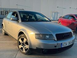 Grigio Usata 2002 Audi A4 Tre volumi | 1500 € (Buon prezzo)