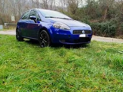 Usata 2007 Fiat Grande Punto Due volumi | 2500 € (Buon prezzo)
