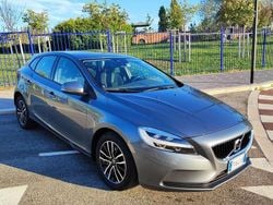 Grigio Usata 2019 Volvo V40 Business Edition Tre volumi | 12.500 € (Buon prezzo)