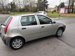 Argento Usata 2004 Fiat Punto Tre volumi | 2499 € (Buon prezzo)