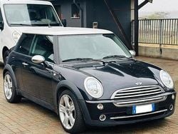 Giallo Usata 2004 Mini Cooper Due volumi | 2490 € (Buon prezzo)
