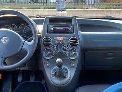 Blu/azzurro Usata 2010 Fiat Panda Dynamic Due volumi | 4900 € (Cara)
