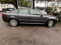 Blu Usata 2004 Audi A8 Tre volumi | 3800 €
