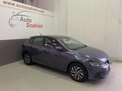 Grigio Usata 2022 VW Polo Life Tre volumi | 16.300 € (Buon prezzo)