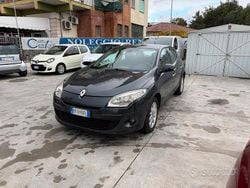 Grigio Usata 2009 Renault Mégane Tre volumi | 2500 € (Buon prezzo)