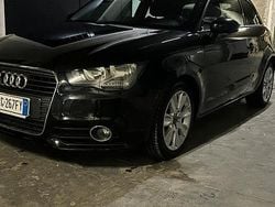 Nero Usata 2011 Audi A1 Ambition Tre volumi | 7500 € (Ottimo prezzo)