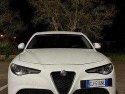 Usata 2019 Alfa Romeo Giulia Super Tre volumi | 16.800 € (Buon prezzo)