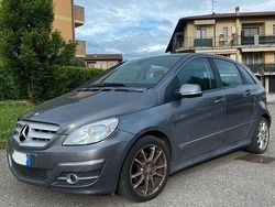 Grigio Usata 2010 Mercedes B180 Monovolume | 3200 €