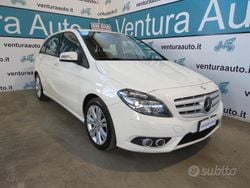 Bianco calcite Usata 2014 Mercedes B160 Executive Monovolume | 8900 € (Buon prezzo)