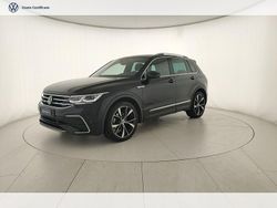 Deep black perlato Usata 2023 VW Tiguan R-line SUV | 31.900 € (Molto cara)