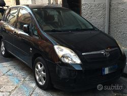 Nero Usata 2004 Toyota Corolla Verso Monovolume | 4000 €