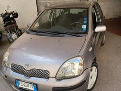Grigio Usata 2005 Toyota Yaris Due volumi | 2000 € (Ottimo prezzo)
