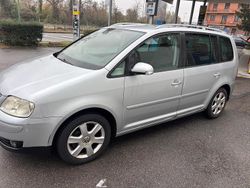 Argento Usata 2004 VW Touran Highline Monovolume | 3500 € (Molto cara)