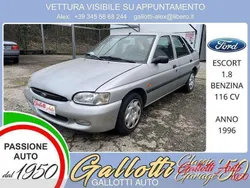 Argento Usata 1996 Ford Escort Ghia Tre volumi | 1190 €