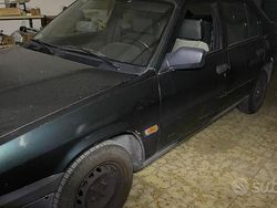 Verde Usata 1992 Alfa Romeo 33 Tre volumi | 1800 €