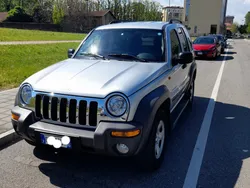 Usata 2004 Jeep Cherokee SUV | 6950 € (Molto cara)