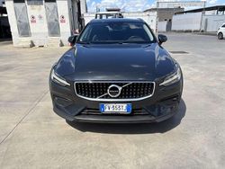 Usata 2019 Volvo V60 CC Business Edition Station wagon | 22.500 € (Molto cara)