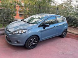 Blu/azzurro Usata 2009 Ford Fiesta Due volumi | 3600 € (Molto cara)