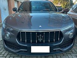 Grigio Usata 2017 Maserati Levante SUV | 33.900 € (Molto cara)