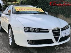 Bianco Usata 2009 Alfa Romeo 159 Distinctive Tre volumi | 3990 € (Buon prezzo)