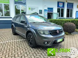 Grigio scuro Usata 2015 Fiat Freemont Black Code SUV | 8500 € (Ottimo prezzo)