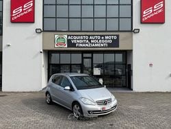 Grigio Usata 2009 Mercedes A180 Avantgarde Tre volumi | 3900 € (Buon prezzo)