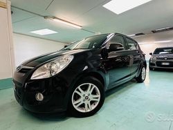 Nero Usata 2012 Hyundai i20 Tre volumi | 3900 € (Buon prezzo)