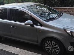 Grigio Usata 2014 Opel Corsa Tre volumi | 4900 € (Buon prezzo)
