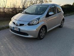 Grigio Usata 2006 Toyota Aygo Due volumi | 2900 € (Buon prezzo)