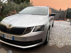 Usata 2018 Skoda Octavia Executive Station wagon | 11.300 € (Buon prezzo)