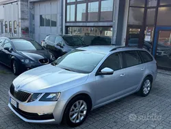 Grigio Usata 2019 Skoda Octavia G-TEC Style Station wagon | 11.990 € (Buon prezzo)