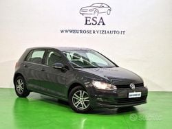 Grigio Usata 2014 VW Golf VII Sound Tre volumi | 9200 € (Buon prezzo)