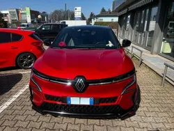 Rosso Usata 2023 Renault Mégane Tre volumi | 28.800 € (Buon prezzo)
