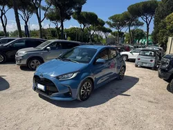 Blu/azzurro(met.) Usata 2021 Toyota Yaris Trend Tre volumi | 15.300 € (Super prezzo)
