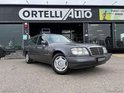 Grigio Usata 1994 Mercedes E200 Elegance Station wagon | 12.700 €