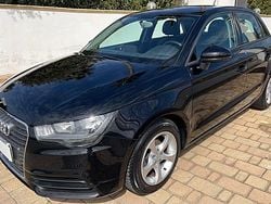 Nero Usata 2014 Audi A1 Ambition Tre volumi | 8999 € (Buon prezzo)