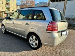 Grigio Usata 2006 Opel Zafira Monovolume | 2100 € (Super prezzo)