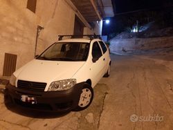 Bianco Usata 2007 Fiat Punto Due volumi | 1800 € (Buon prezzo)