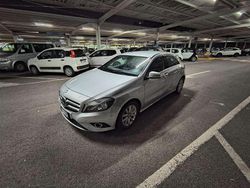 Argento Usata 2014 Mercedes A180 Executive Tre volumi | 12.550 € (Buon prezzo)