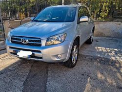 Grigio Usata 2007 Toyota RAV4 Tre volumi | 6500 € (Cara)