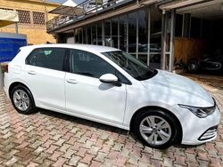 Bianco Usata 2022 VW Golf Life Tre volumi | 16.800 € (Ottimo prezzo)