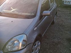 Usata 2004 Toyota Yaris | 1500 € (Buon prezzo)
