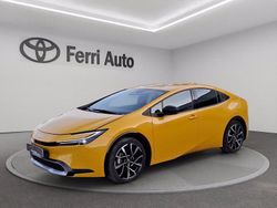 Mustard met Usata 2023 Toyota Prius Lounge Tre volumi | 33.900 €