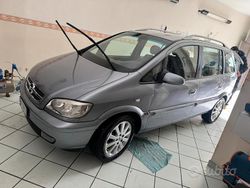 Usata 2004 Opel Zafira Monovolume | 3000 € (Molto cara)