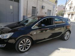 Nero Usata 2010 Opel Astra Tre volumi | 2400 €