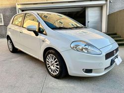 Bianco Usata 2009 Fiat Grande Punto Due volumi | 3900 € (Buon prezzo)