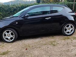 Nero Usata 2010 Alfa Romeo MiTo Due volumi | 3000 €