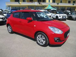 Rosso Usata 2018 Suzuki Swift Tre volumi | 7900 € (Buon prezzo)
