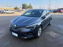 Grigio Usata 2022 Renault Clio V Intens Due volumi | 15.990 € (Buon prezzo)